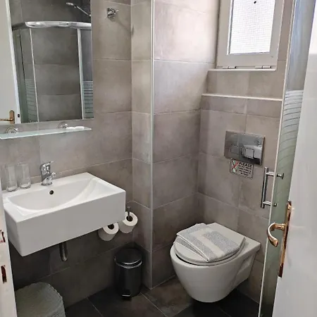 Karis Hotel