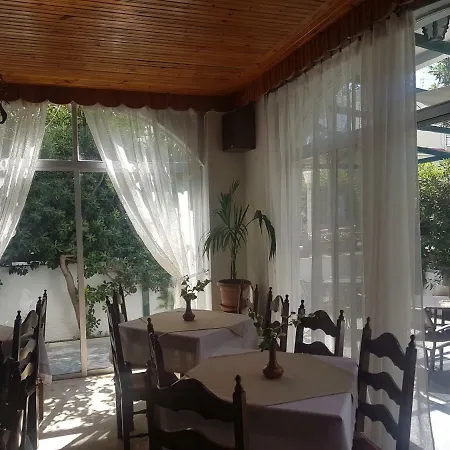 Karis Hotel