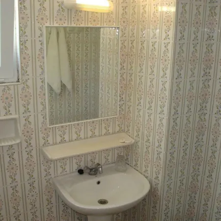 Hotell Karis 2*